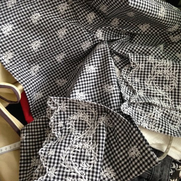 5/$15| Unused Cute Embroidered Like Floral Scallop Hem Wide Leg Back Zippered P… - Picture 10 of 16